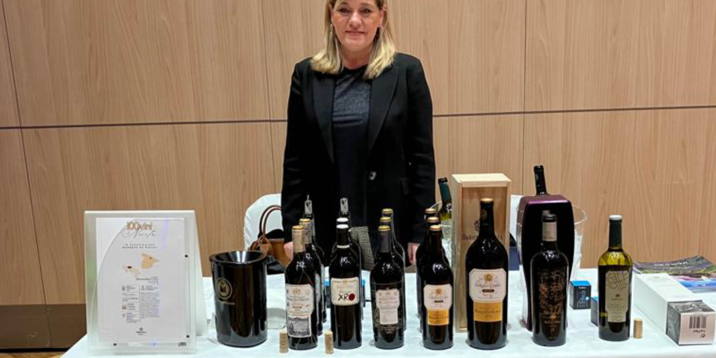 Rosa Ocaña, de Marqués de Riscal, en la desgustación de vinos 